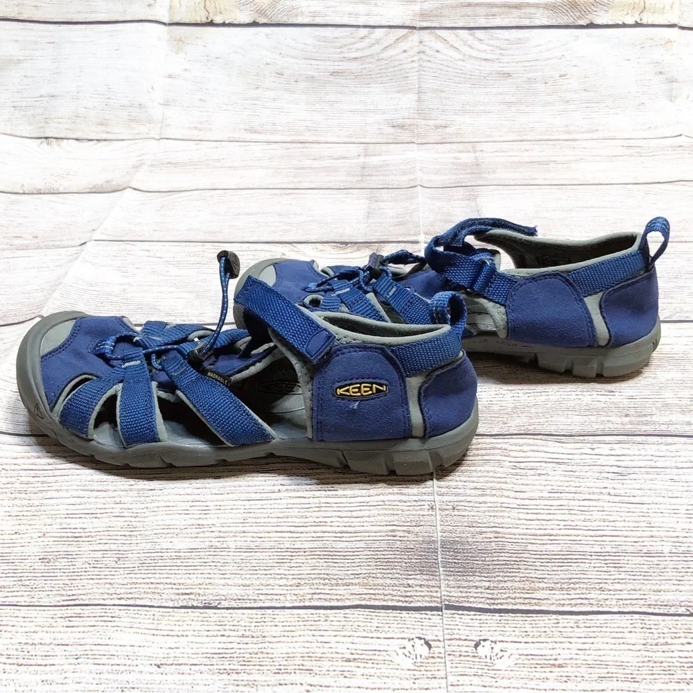 Kids Blue and Grey Outdoor Sandals Size 5